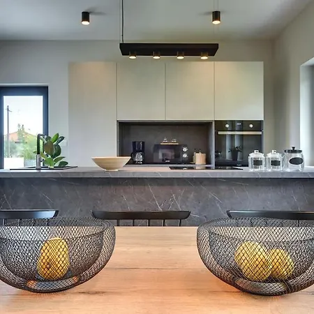 וילה Sain By Istrialux *