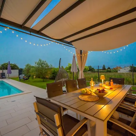 וילה Sain By Istrialux *