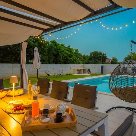 Sain By Istrialux Villa *