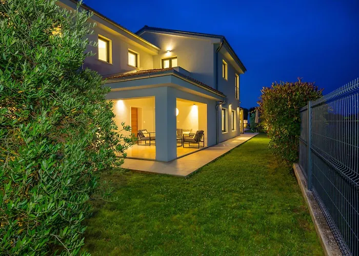 Vila Sain By Istrialux Marcana