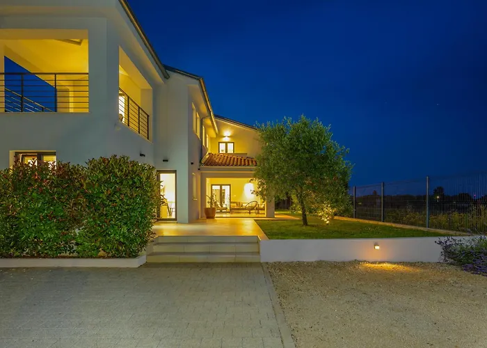 빌라 Sain By Istrialux